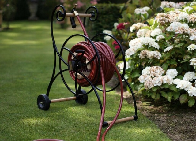 retractable garden hoses
