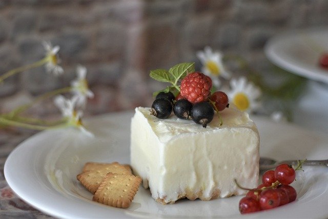 5-Minute Healthy Greek Frozen Yogurt