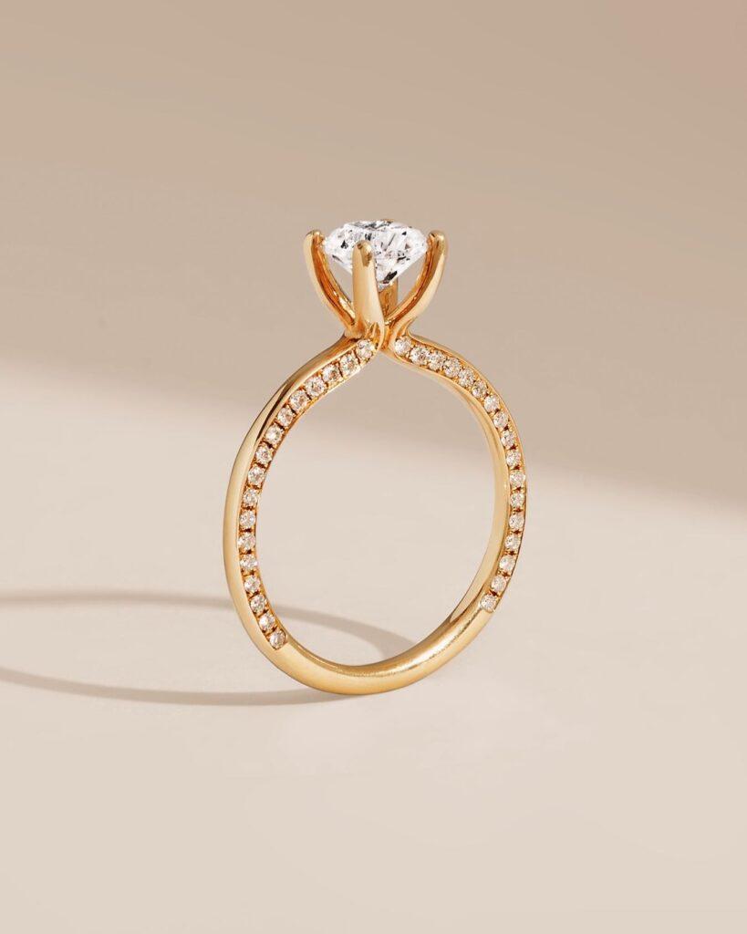 Tips for Choosing the Right Bridal Jewelry That Matches Perfectly with the Gown