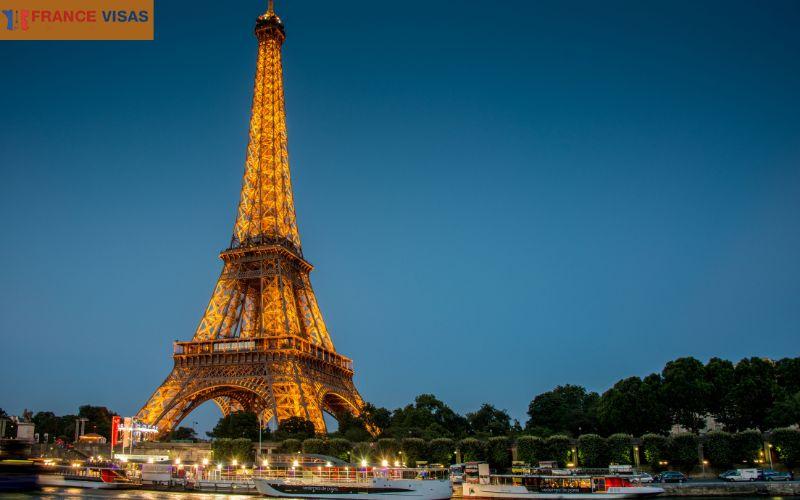 places to visit in paris