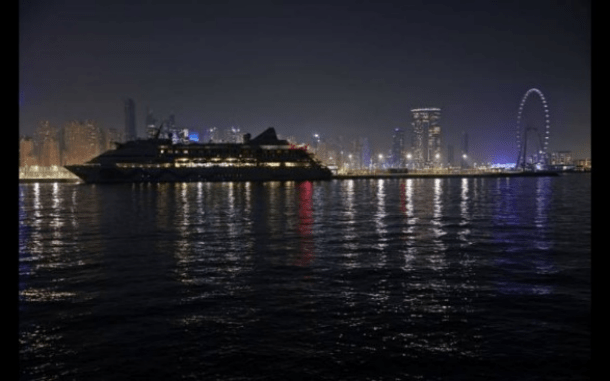 Yacht Dinner Cruise in Dubai